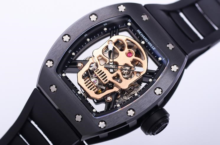 理查德米勒手表外觀有劃痕應(yīng)該咋辦（修復(fù)技巧與保養(yǎng)建議）（圖）